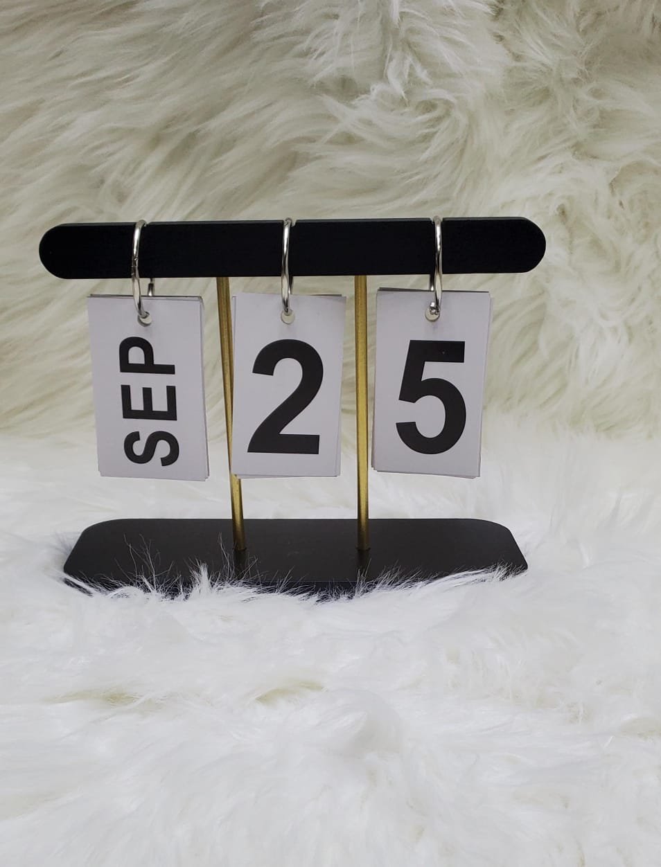 Perpetual Flip Calendar Wood Desk Calendar, Metal Frame Desk Calendar, Stylish Desktop Ornaments, Office Home Decoration (Black)