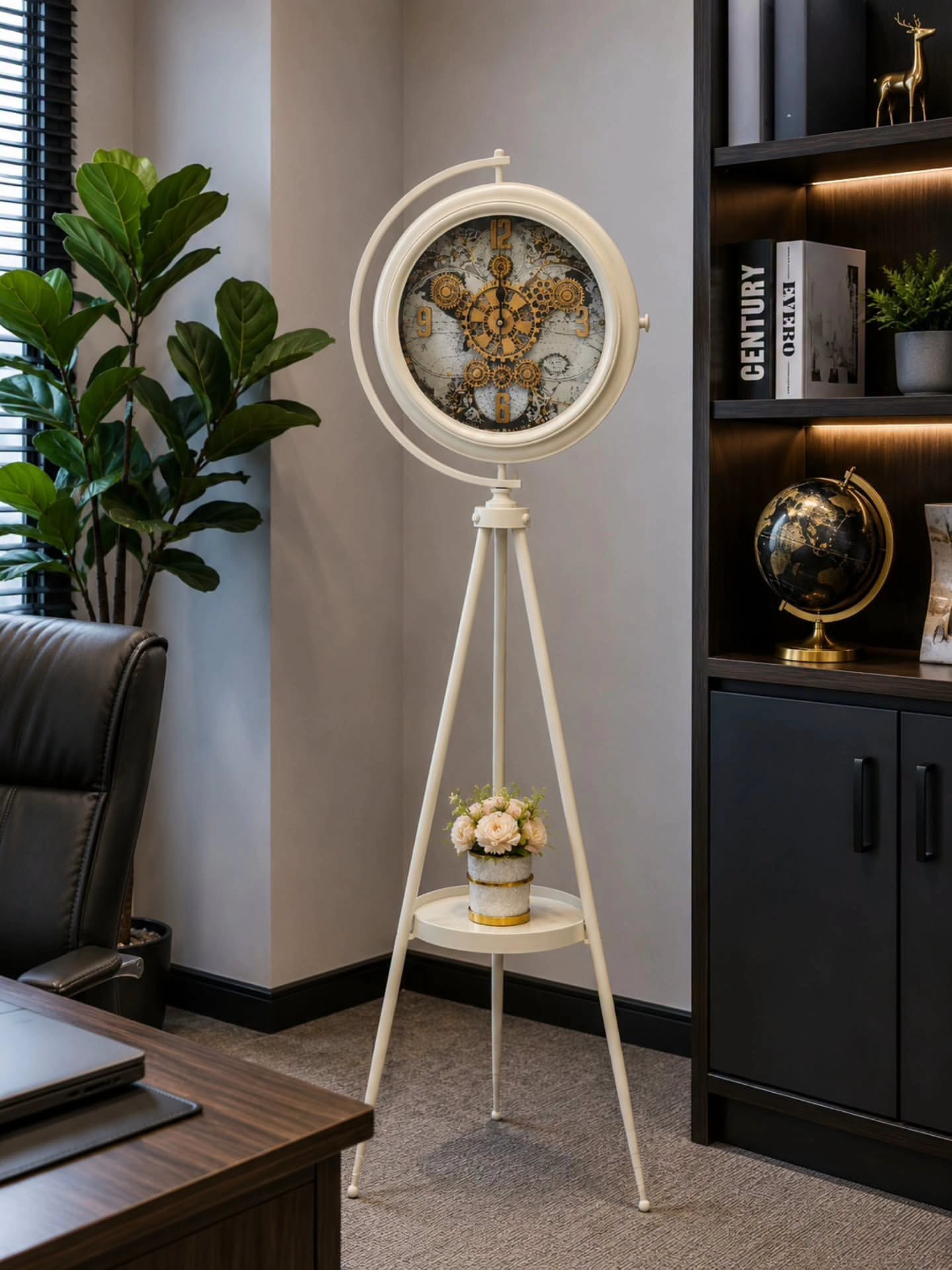 Tripod gear watch