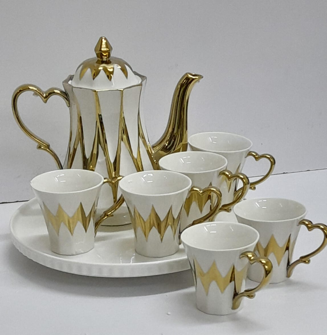 Gold and white nordic tea set