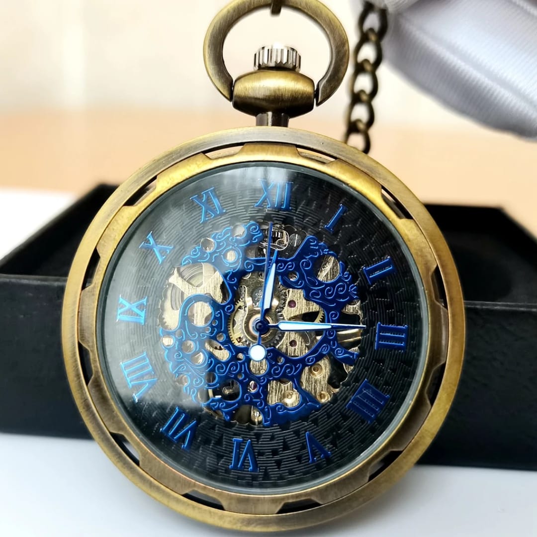 Mechanical gear pocket watch