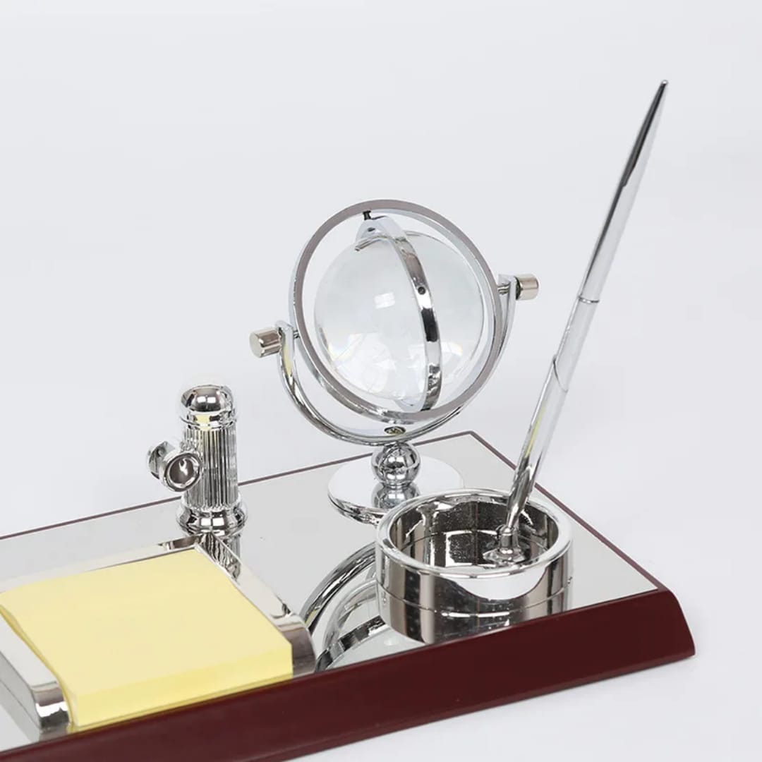 Desktop organizer