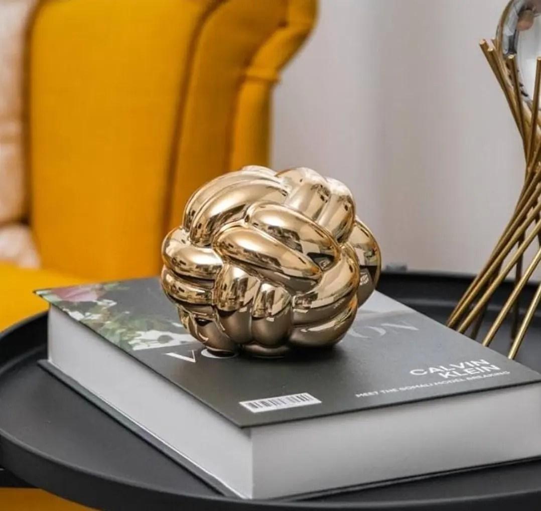 Gold Knot Decor